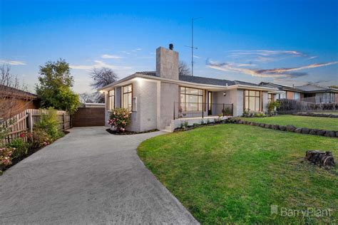 eacorts pakenham|9 Leonard Court, Pakenham VIC 3810 